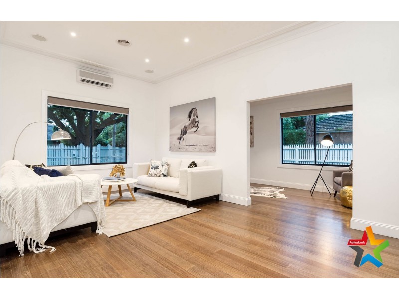 1/11 Parrs Road, Croydon VIC 3136