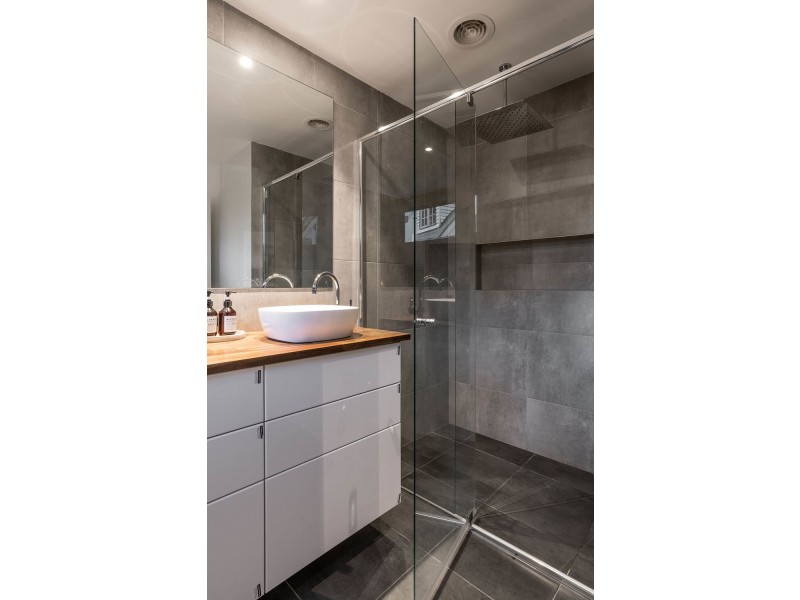 1/11 Parrs Road, Croydon VIC 3136