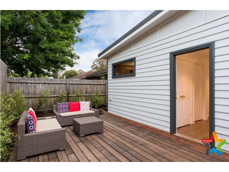 1/11 Parrs Road, Croydon VIC 3136