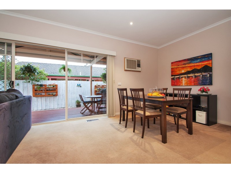 8a Swinburne Avenue, Mooroolbark VIC 3138