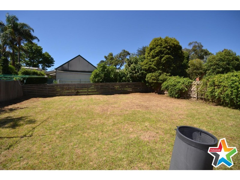 6/7 Read Road, Seville VIC 3139