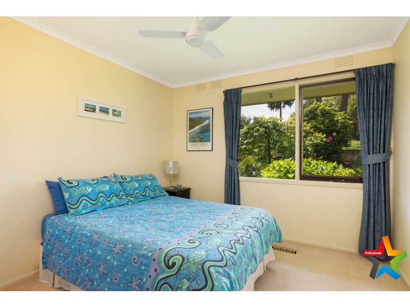 55 Johns Crescent, Mount Evelyn VIC 3796