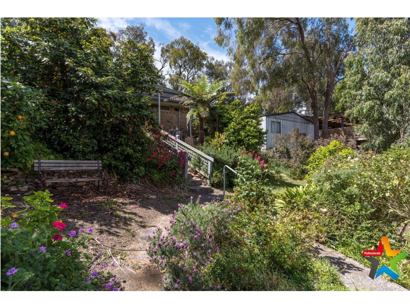 55 Johns Crescent, Mount Evelyn VIC 3796
