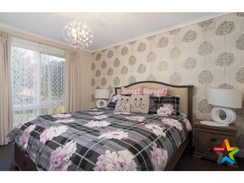 50 Savanna Drive, Mooroolbark VIC 3138