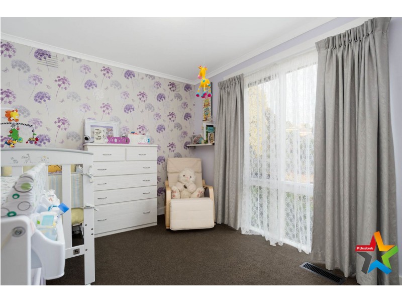 50 Savanna Drive, Mooroolbark VIC 3138