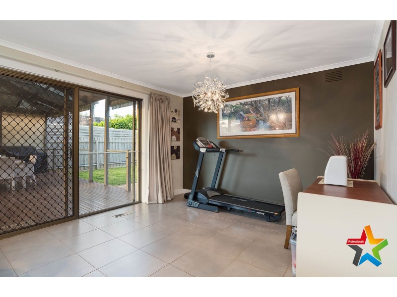 50 Savanna Drive, Mooroolbark VIC 3138