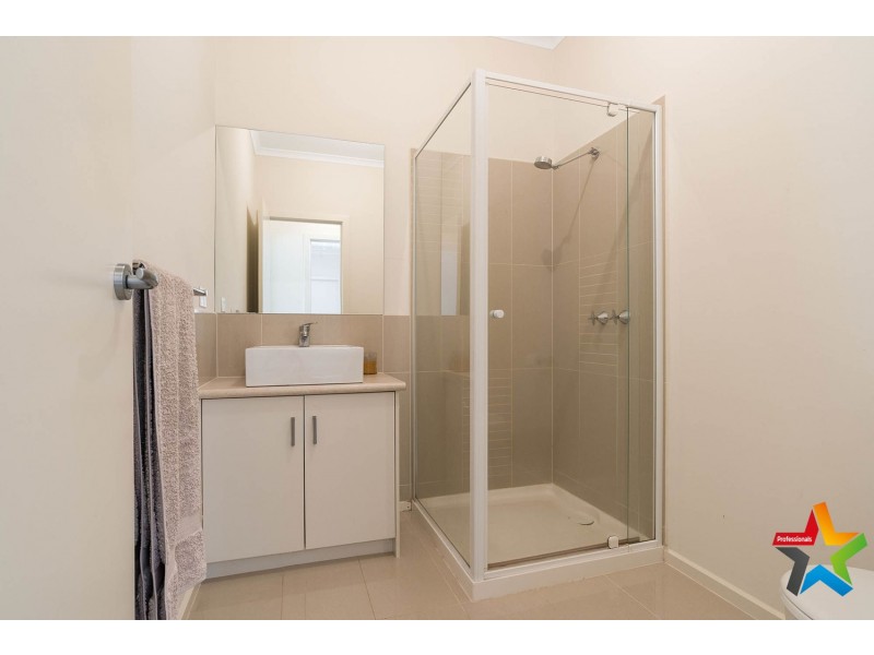 3/42 Zina Grove, Mooroolbark VIC 3138