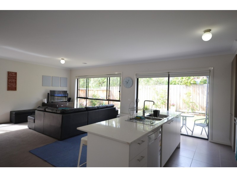 45 Tanika Circuit, Croydon VIC 3136