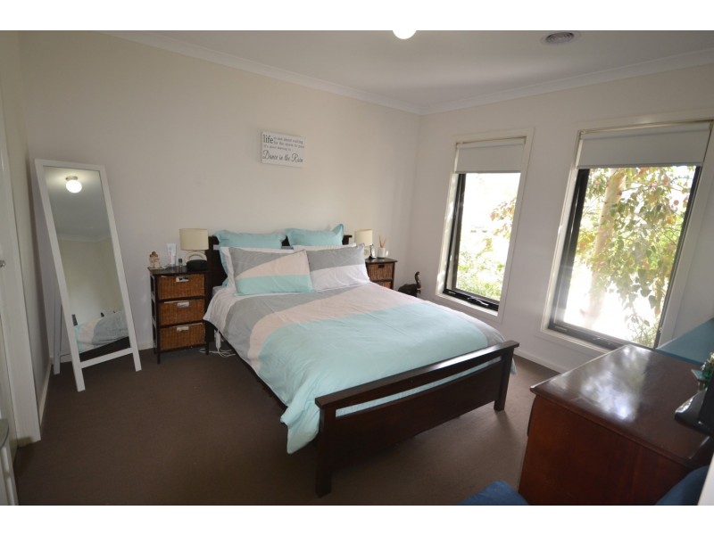 45 Tanika Circuit, Croydon VIC 3136