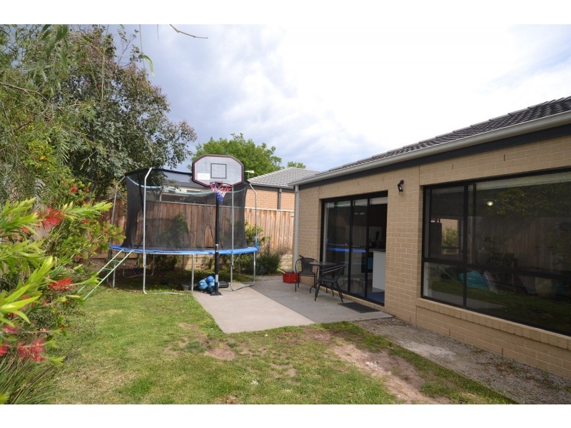 45 Tanika Circuit, Croydon VIC 3136