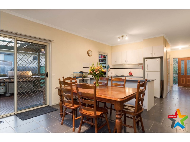 588 Warburton Highway, Seville VIC 3139