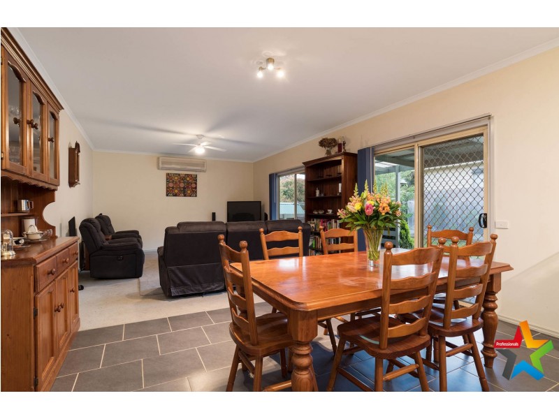 588 Warburton Highway, Seville VIC 3139