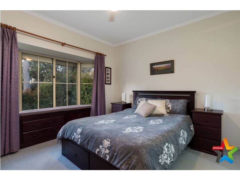 588 Warburton Highway, Seville VIC 3139