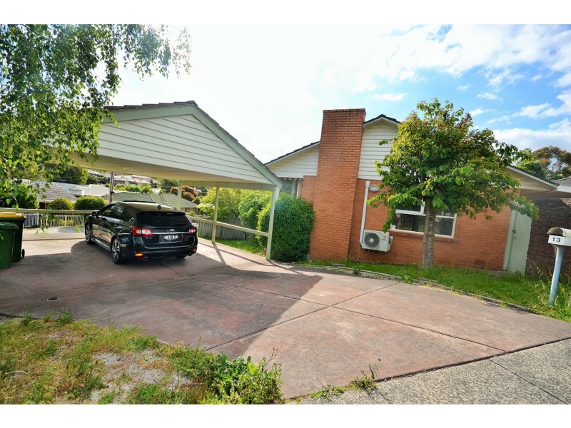 13 Swinburne Avenue, Mooroolbark VIC 3138