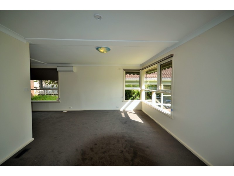 13 Swinburne Avenue, Mooroolbark VIC 3138