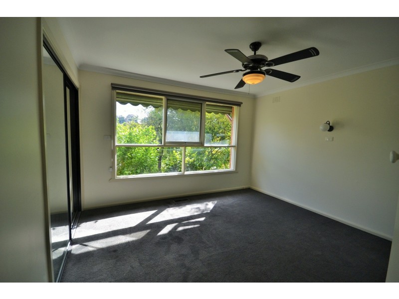 13 Swinburne Avenue, Mooroolbark VIC 3138