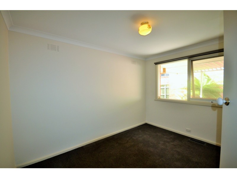 13 Swinburne Avenue, Mooroolbark VIC 3138