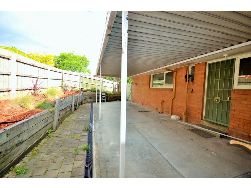 13 Swinburne Avenue, Mooroolbark VIC 3138