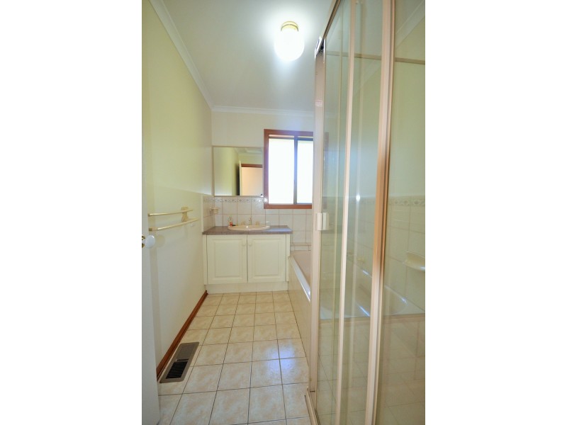 28 Bridges Avenue, Mooroolbark VIC 3138