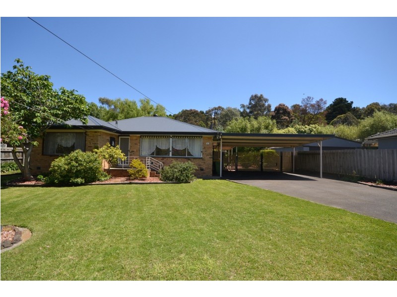 26 Croydondale Drive, Mooroolbark VIC 3138