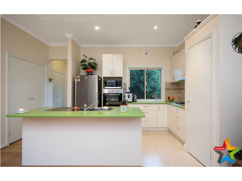 4 Megan Place, Lilydale VIC 3140