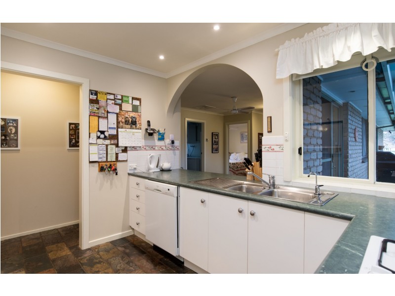 10 Kadina Court, Mooroolbark VIC 3138