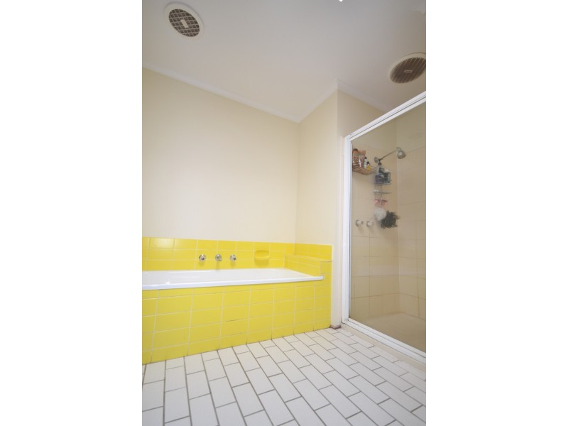 10 Anthony Drive, Chirnside Park VIC 3116