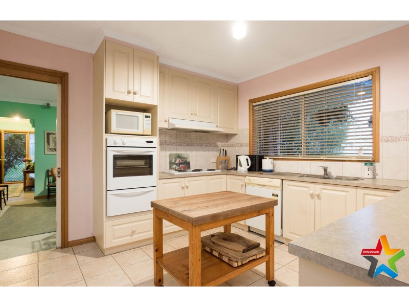 19 Ashley Court, Seville VIC 3139