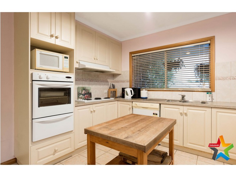 19 Ashley Court, Seville VIC 3139