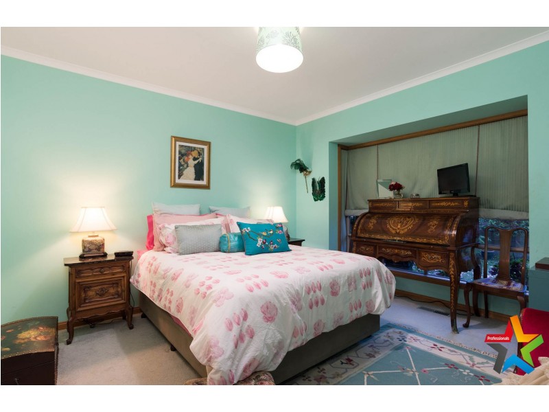 19 Ashley Court, Seville VIC 3139