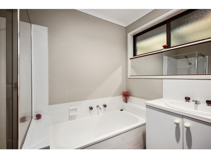 6 Edward Road, Chirnside Park VIC 3116