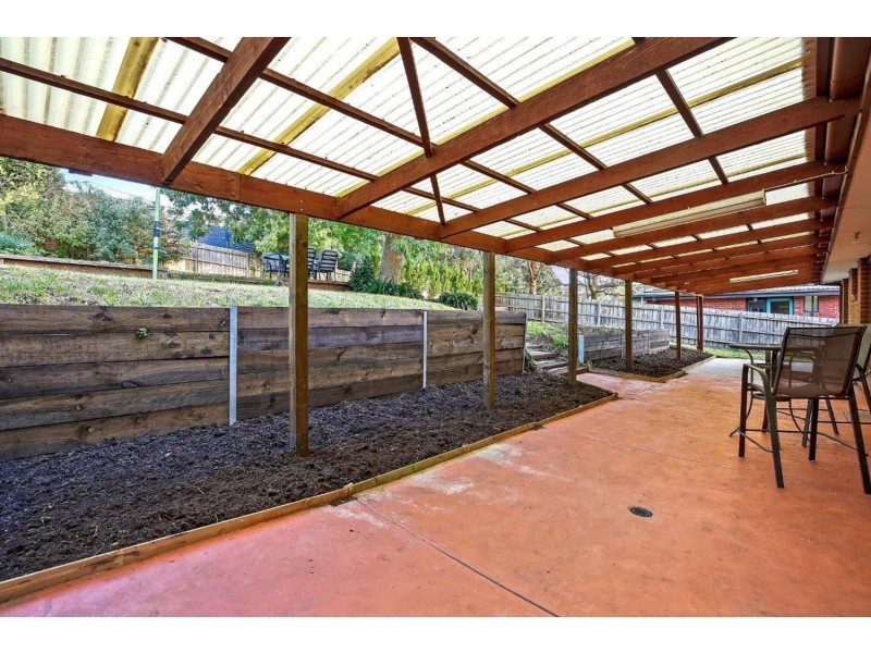 6 Edward Road, Chirnside Park VIC 3116