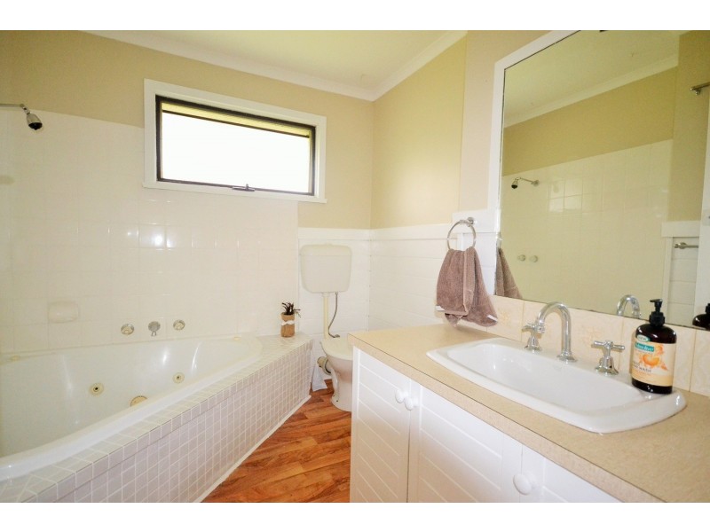 31 Shakespeare Avenue, Mooroolbark VIC 3138