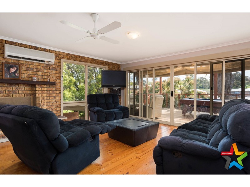 5 Valley Ho, Chirnside Park VIC 3116