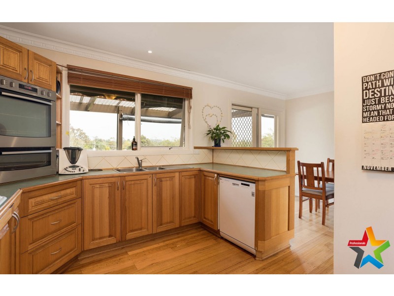 5 Terrigal Crescent, Kilsyth VIC 3137