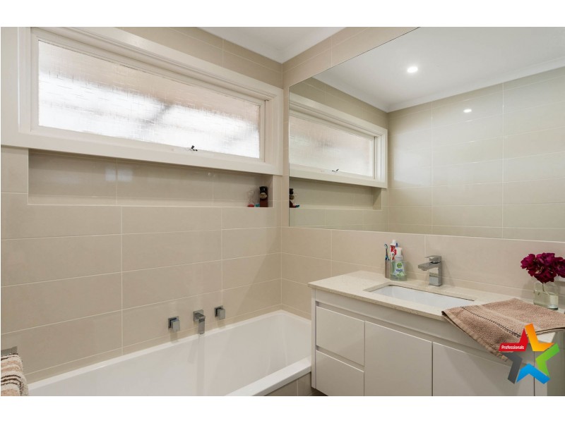 5 Terrigal Crescent, Kilsyth VIC 3137