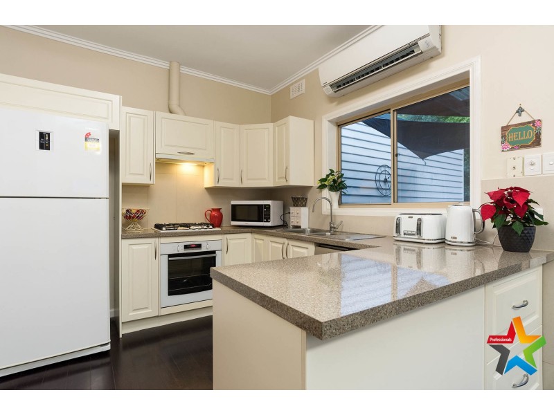 28 Colchester Road, Kilsyth VIC 3137