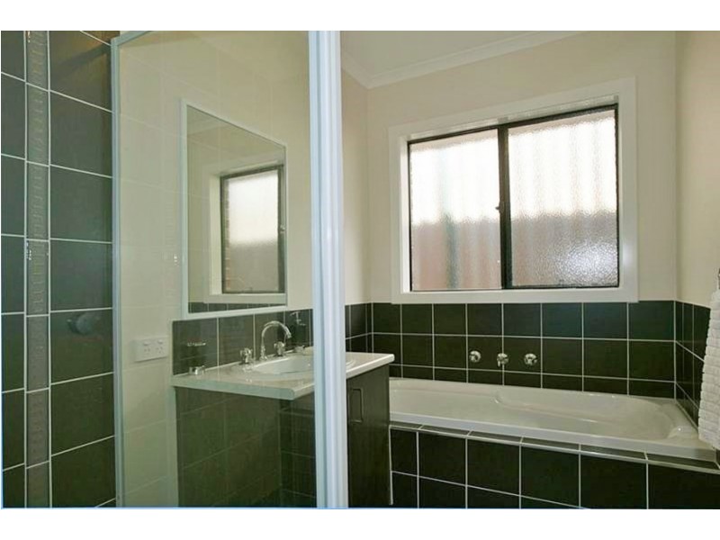 42 Hedwig Drive, Mooroolbark VIC 3138