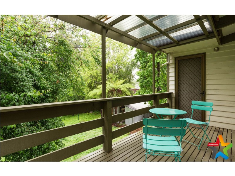 42 Spring Street, Mount Evelyn VIC 3796