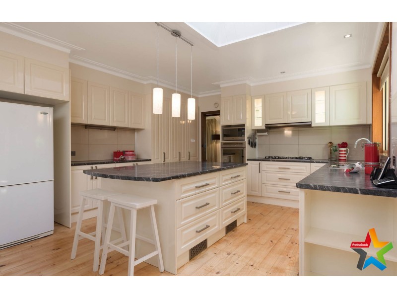10 Doreen Court, Montrose VIC 3765