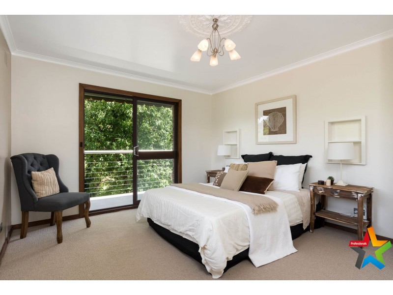 10 Doreen Court, Montrose VIC 3765