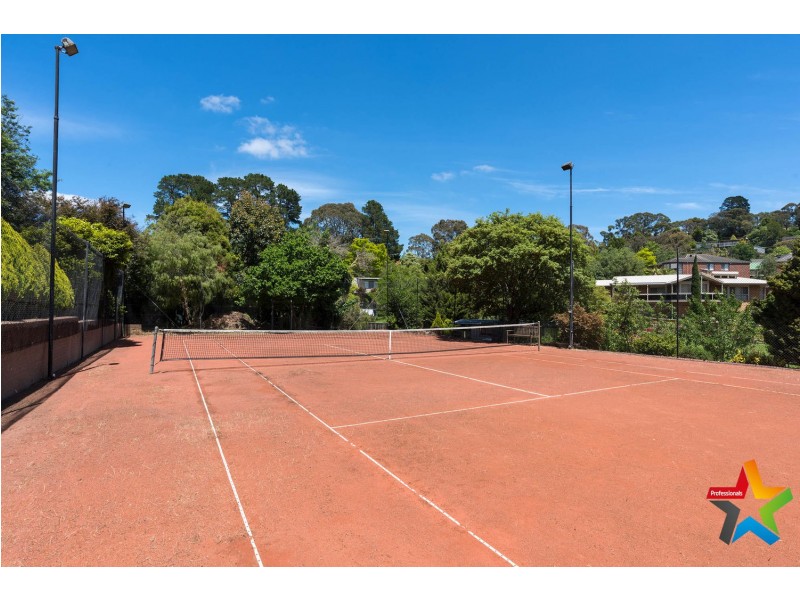 10 Doreen Court, Montrose VIC 3765