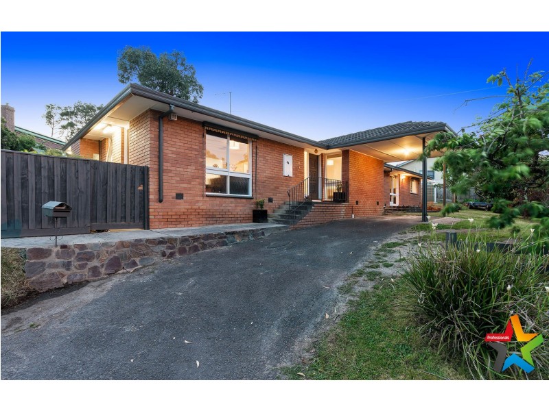 64 Fernhill Road, Mount Evelyn VIC 3796