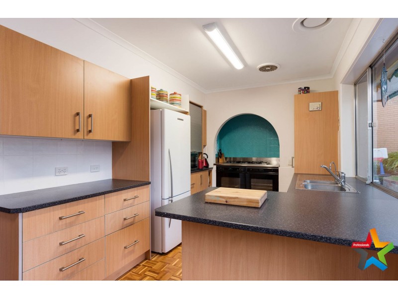 64 Fernhill Road, Mount Evelyn VIC 3796