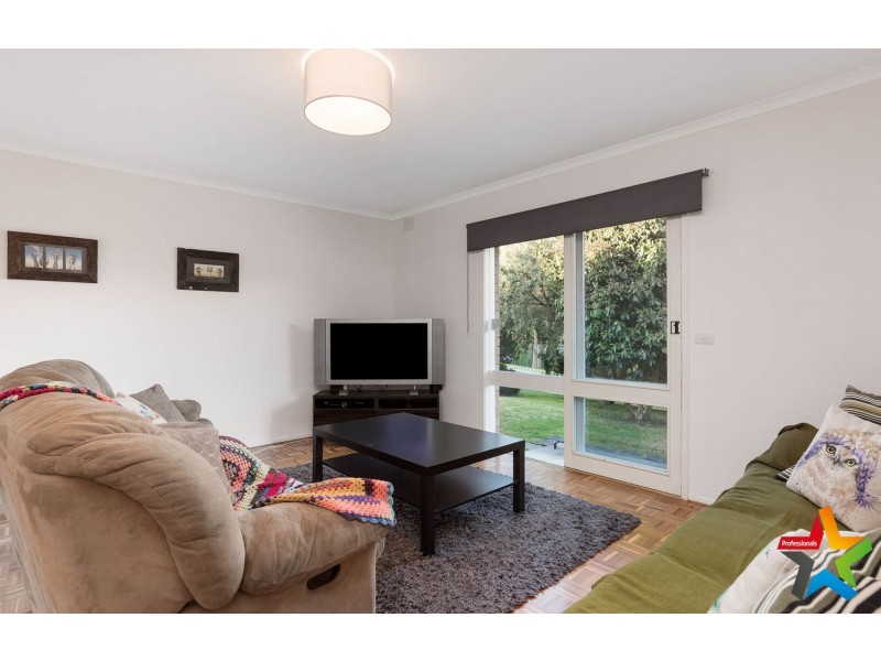 64 Fernhill Road, Mount Evelyn VIC 3796