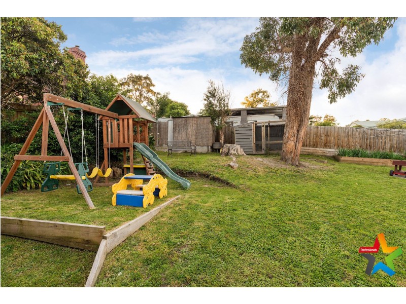 64 Fernhill Road, Mount Evelyn VIC 3796