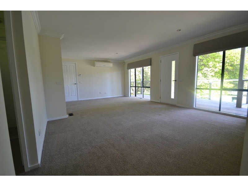 49 Moore Avenue, Montrose VIC 3765