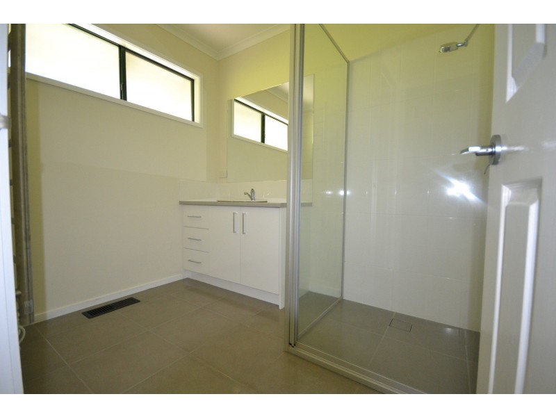 49 Moore Avenue, Montrose VIC 3765