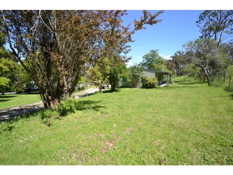 49 Moore Avenue, Montrose VIC 3765