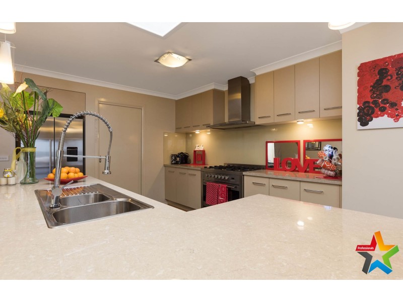 41 Valley Park Drive, Mooroolbark VIC 3138